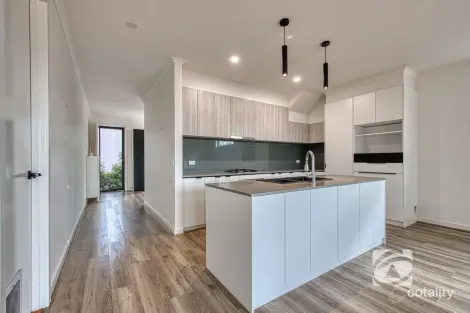 Property photo of 50 Riana Loop Eumemmerring VIC 3177