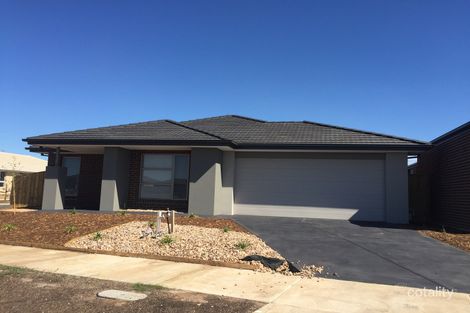 Property photo of 33 Goldeneye Circuit Werribee VIC 3030