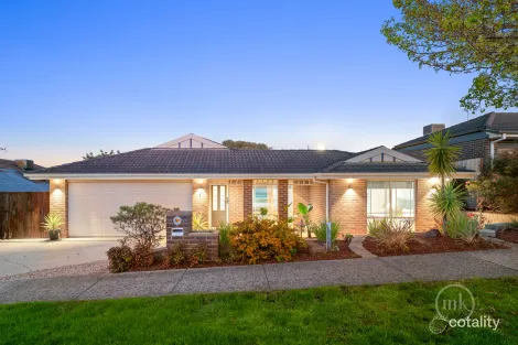 Property photo of 7 Vaucluse Rise Doreen VIC 3754