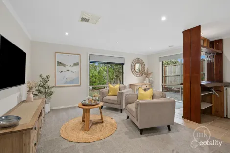 Property photo of 7 Vaucluse Rise Doreen VIC 3754