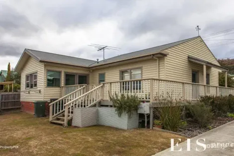 Property photo of 15 Raminea Road Lindisfarne TAS 7015