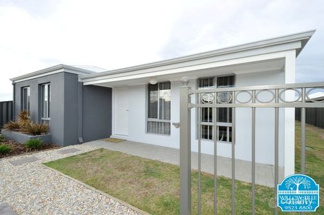 Property photo of 19 Gladstonbury Parade Baldivis WA 6171