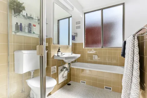 Property photo of 5/3A Bortfield Drive Chiswick NSW 2046