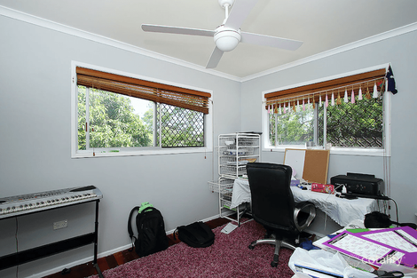 Property photo of 4 Loveanius Street Silkstone QLD 4304