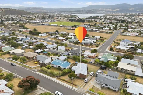 17 Carnegie St, Claremont, TAS 7011