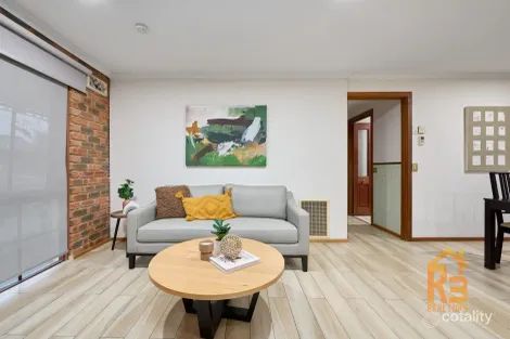 Property photo of 1 Gifford Close Berwick VIC 3806