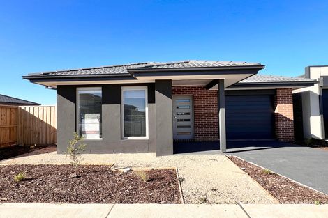 36 Coolangatta Dr, Mickleham, VIC 3064