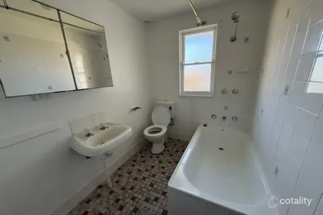Property photo of 9 Moonbria Place Airds NSW 2560