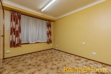 Property photo of 35 Buckingham Drive Dubbo NSW 2830
