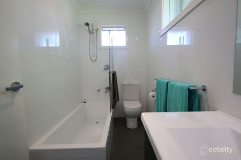 Property photo of 28 Hollybush Way Kelmscott WA 6111