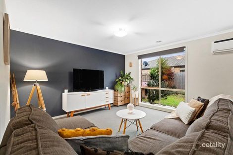 Property photo of 18 Weebill Way Pakenham VIC 3810