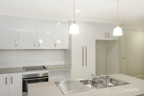 Property photo of 2/97A Stuart Street Mount Lofty QLD 4350