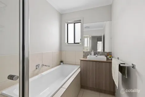 Property photo of 20 Bendoc Street Wollert VIC 3750