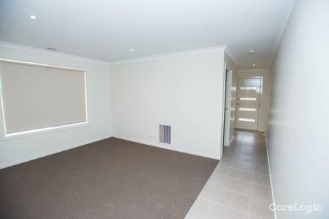 Property photo of 27 Falkland Road Craigieburn VIC 3064