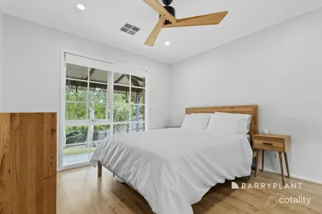 Property photo of 10 Mansell Court Garfield VIC 3814