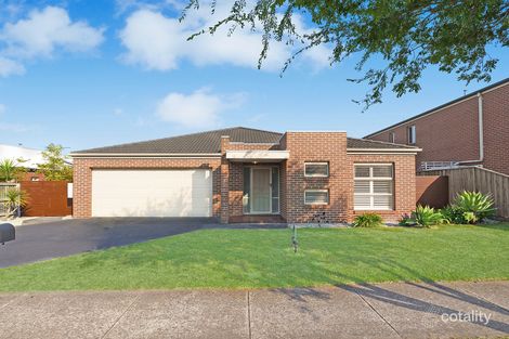 Property photo of 17 Bernly Boulevard Berwick VIC 3806