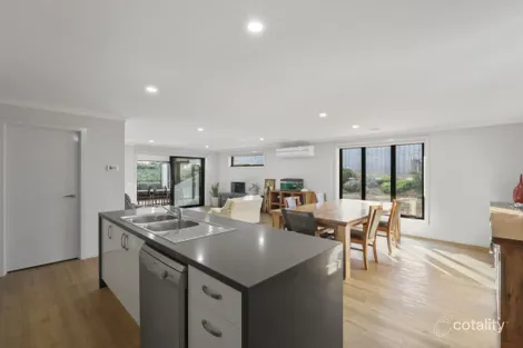 Property photo of 25 Seascape View Warrnambool VIC 3280