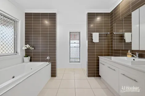 Property photo of 43 Mondial Drive Warner QLD 4500