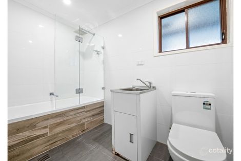 Property photo of 33 Kerwin Circle Hebersham NSW 2770