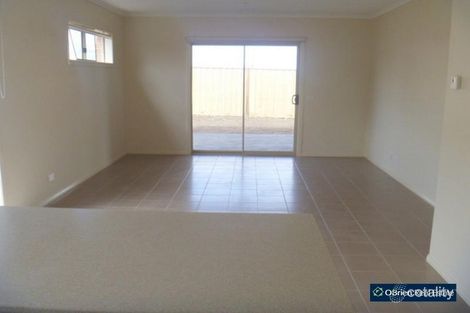 Property photo of 5 Katahdin Terrace Cranbourne North VIC 3977