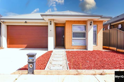 19 Roosevelt Dr, Rockbank, VIC 3335