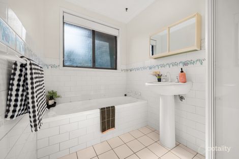Property photo of 31 Kinchela Crescent Latham ACT 2615
