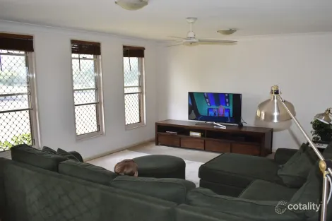 Property photo of 31 Highgrove Drive Highfields QLD 4352