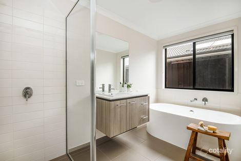 Property photo of 19 Whitfords Drive Armstrong Creek VIC 3217