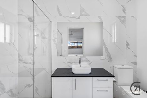 Property photo of 16 Lindeman Crescent Banya QLD 4551