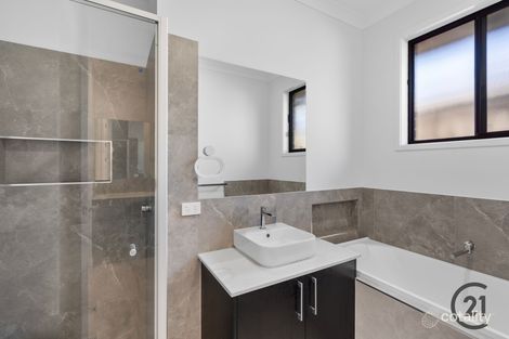 Property photo of 16 Lindeman Crescent Banya QLD 4551