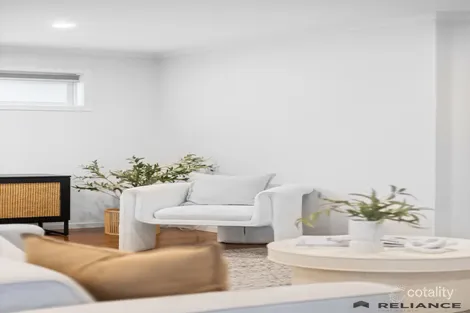 Property photo of 76 Yarcombe Crescent Craigieburn VIC 3064