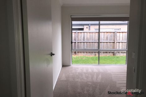 Property photo of 3 Bianca Crescent Greenvale VIC 3059