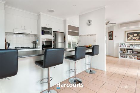 Property photo of 11 Mirrabook Court Berwick VIC 3806