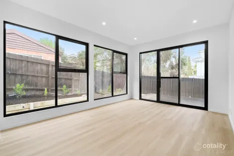 Property photo of 2/300 George Street Doncaster VIC 3108