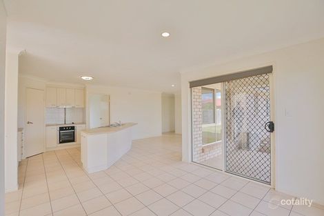 Property photo of 6 Blake Court Thabeban QLD 4670