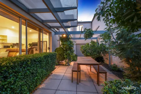 Property photo of 10 Canberra Parade Port Melbourne VIC 3207