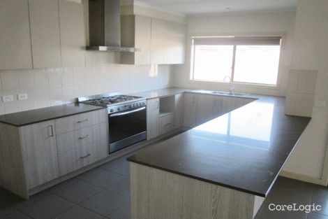 Property photo of 50 Heather Grove Cranbourne East VIC 3977