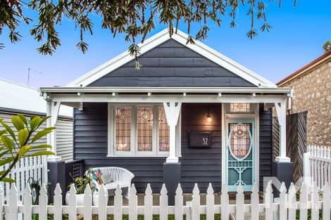 52 East St, East Fremantle, WA 6158
