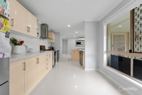 Property photo of 37 Cowley Drive Flinders View QLD 4305