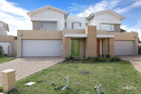 Property photo of 33 Broadbeach Circuit Point Cook VIC 3030