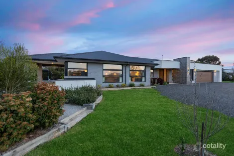 Property photo of 76 Domain Drive Batesford VIC 3213