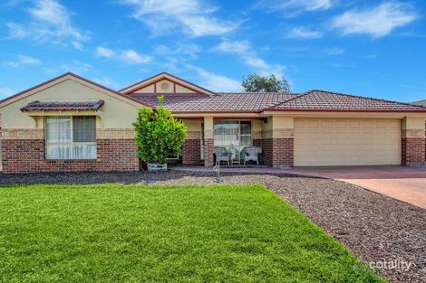 Property photo of 2 Haslam Lane Caroline Springs VIC 3023