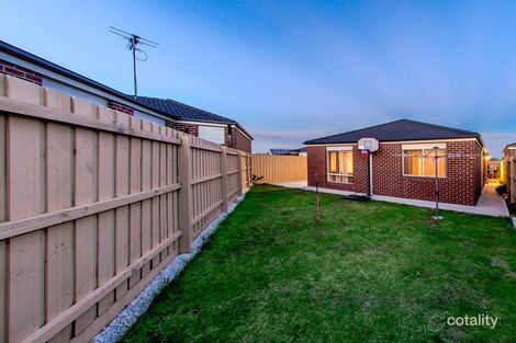 Property photo of 28 Ballymena Crescent Cranbourne East VIC 3977