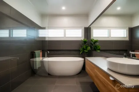 Property photo of 24 Dellar Crescent Horsham VIC 3400