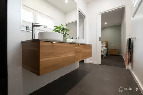 Property photo of 24 Dellar Crescent Horsham VIC 3400