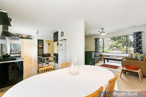 Property photo of 2 Mahoney Crescent Seaford VIC 3198