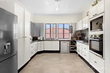 Property photo of 86 Woking Street Keperra QLD 4054