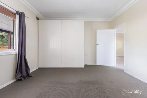 Property photo of 58 Kerry Crescent Berkeley Vale NSW 2261