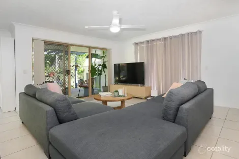 Property photo of 2/469 Pine Ridge Road Runaway Bay QLD 4216
