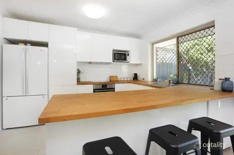 Property photo of 2/469 Pine Ridge Road Runaway Bay QLD 4216